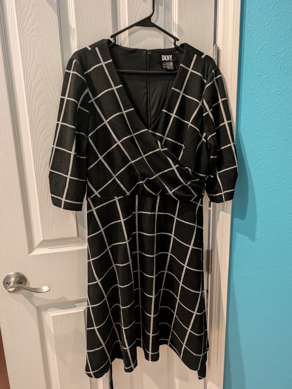 NWT DKNY  Black Windowpane Wrap Dress with Belt - Picture 2 of 3